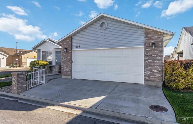 636 N Sterling St, Nampa, ID 83651