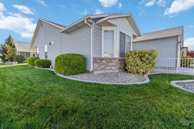 636 N Sterling St, Nampa, ID 83651