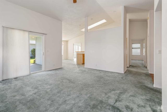 636 N Sterling St, Nampa, ID 83651