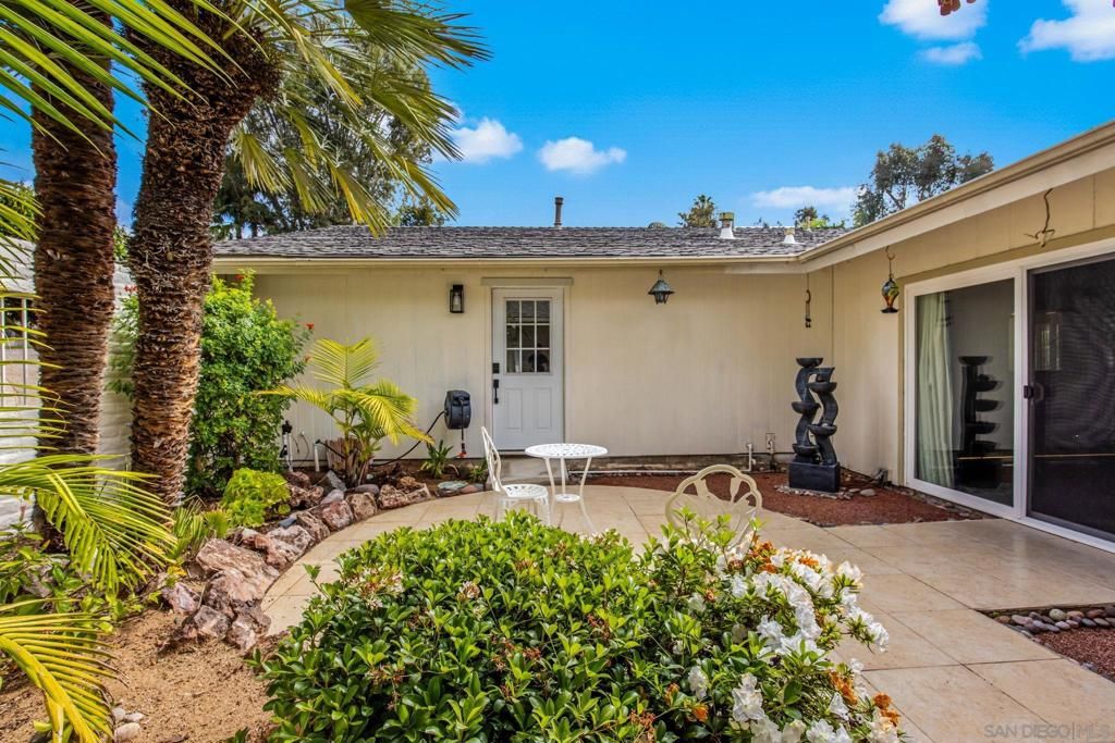 Image 12 of property listing at 1673 Hidden Mesa Rd, El Cajon, CA 92019