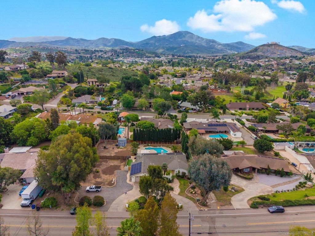 Image 27 of property listing at 1673 Hidden Mesa Rd, El Cajon, CA 92019