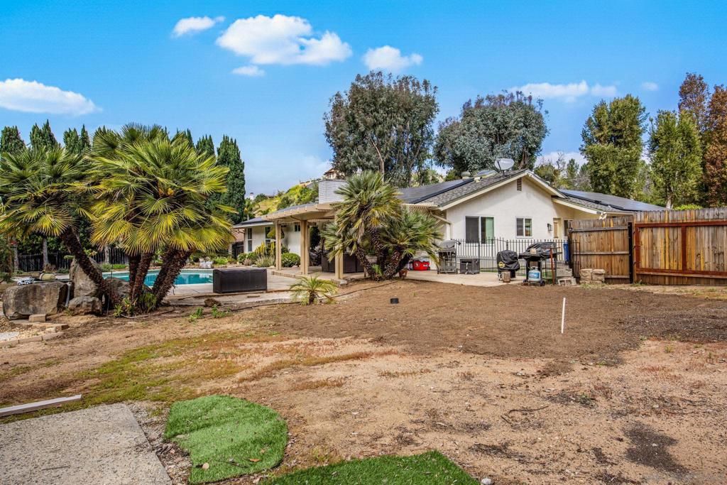Image 6 of property listing at 1673 Hidden Mesa Rd, El Cajon, CA 92019