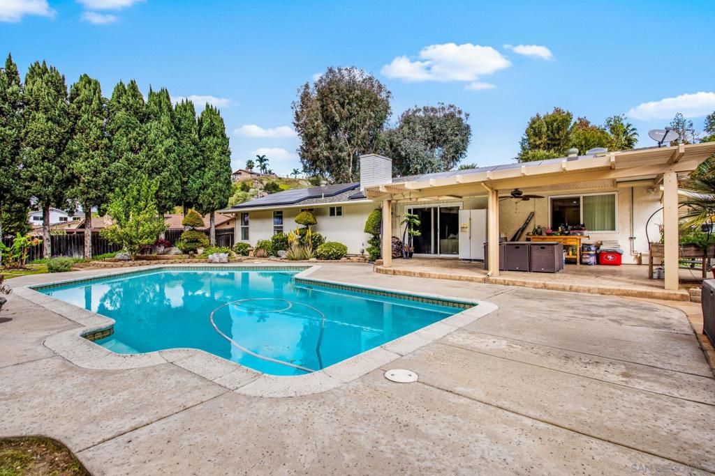 Image 8 of property listing at 1673 Hidden Mesa Rd, El Cajon, CA 92019