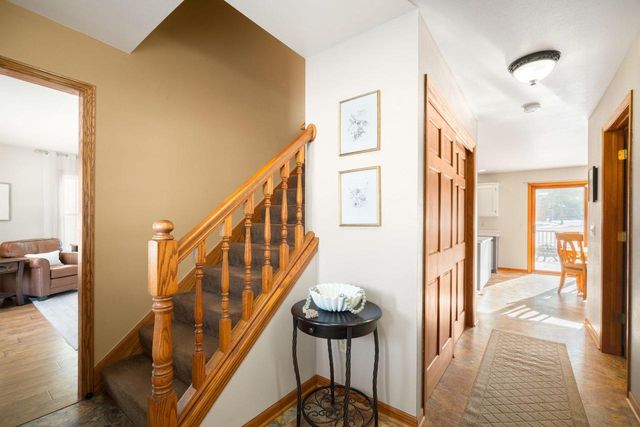 417 Deer Ridge DRIVE, West Bend, WI 53095