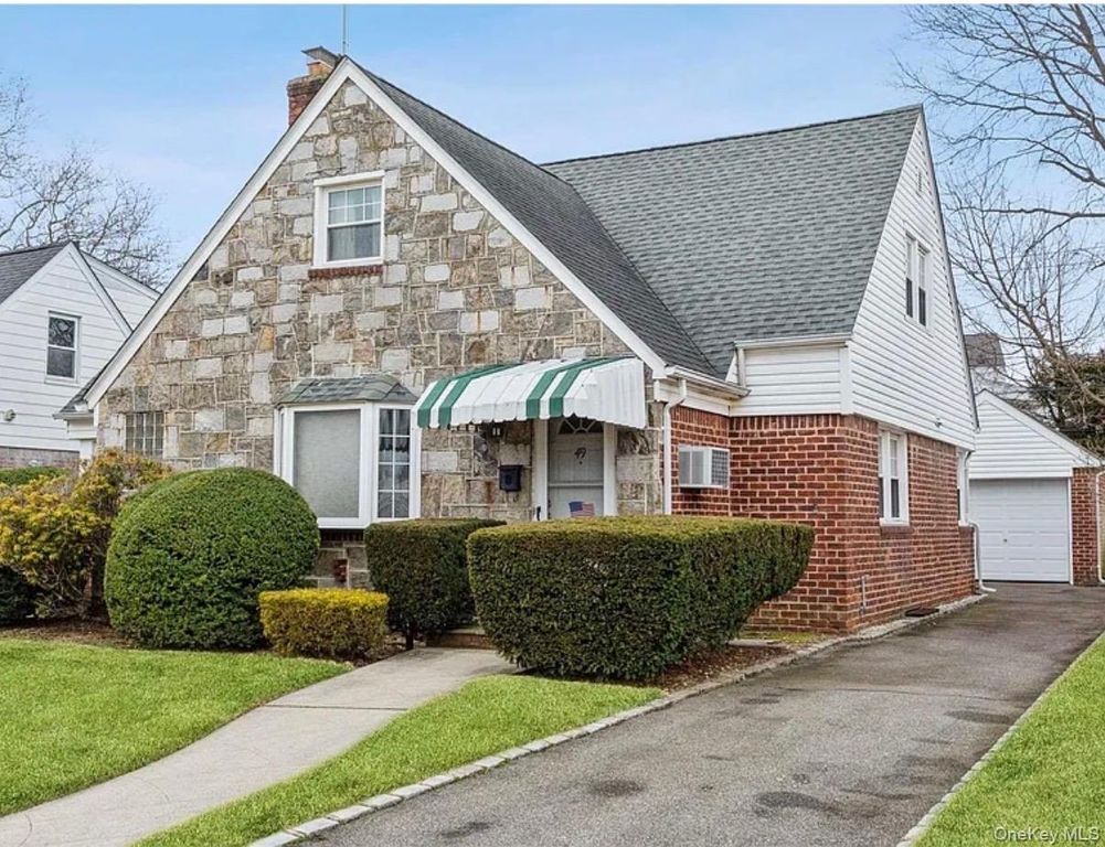 49 Devonshire Drive, New Hyde Park, NY 11040