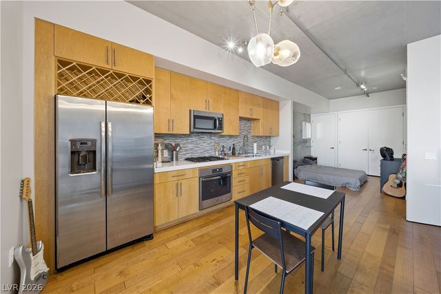 353 East Bonneville Avenue 301, Las Vegas, NV 89101