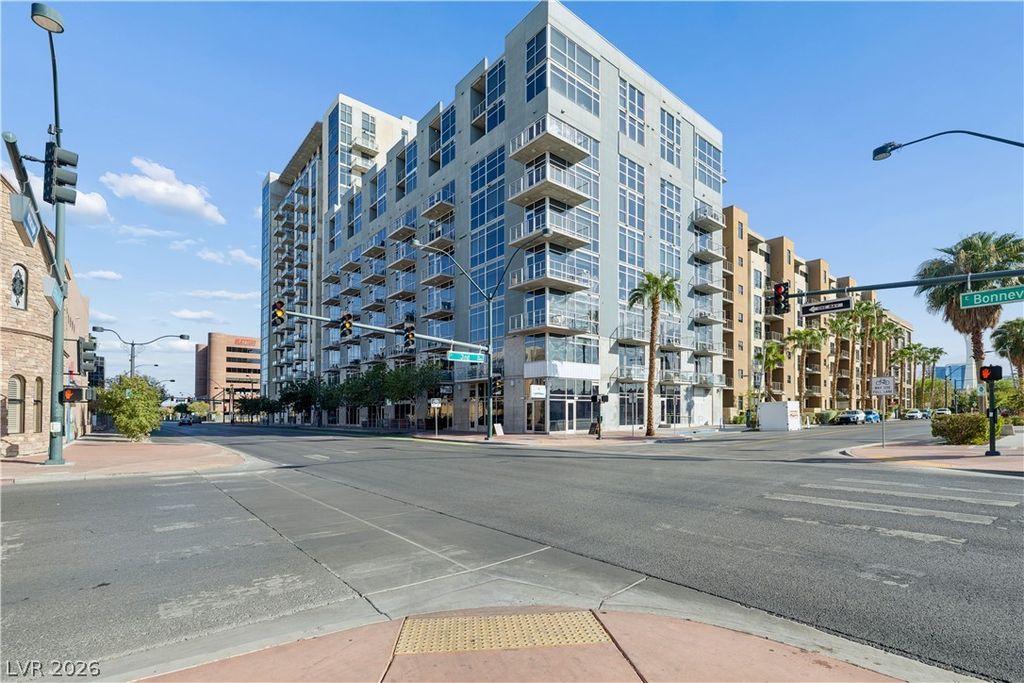 353 East Bonneville Avenue 301, Las Vegas, NV 89101 — photo 4