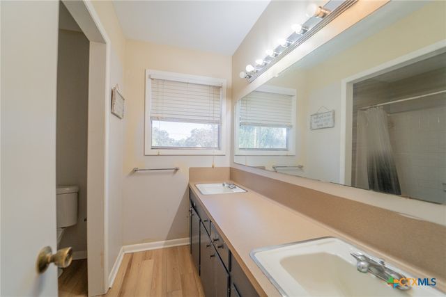 702 Brookhollow Drive, Port Lavaca, TX 77979