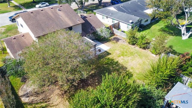 702 Brookhollow Drive, Port Lavaca, TX 77979