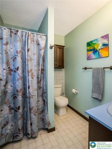 1117 Shagbark Lane, Hamilton Twp, PA 18360