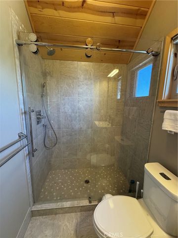 38532 N Shore Drive, Fawnskin, CA 92333