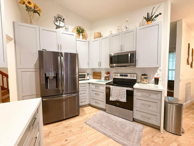 8725 SW 56th Place, Cooper City, FL 33328