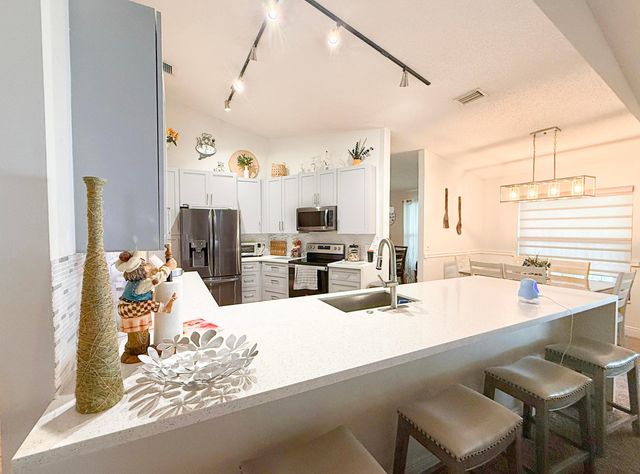 8725 SW 56th Place, Cooper City, FL 33328