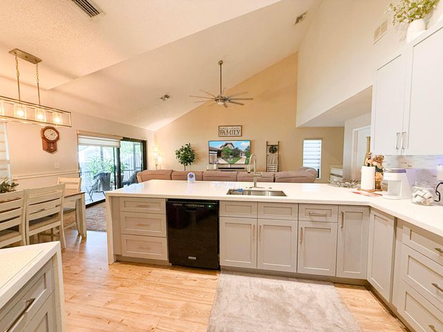 8725 SW 56th Place, Cooper City, FL 33328