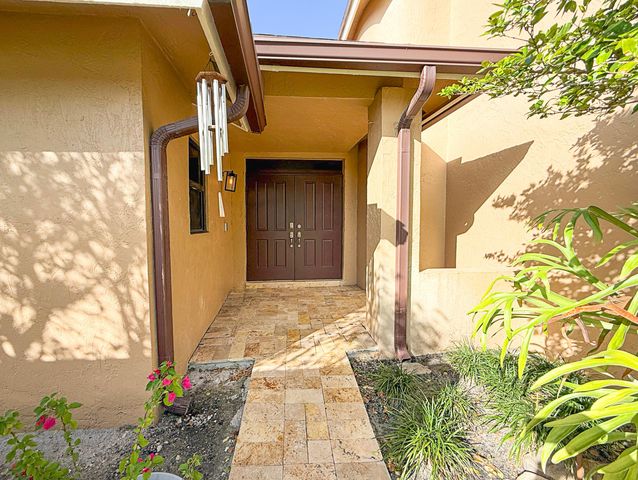 8725 SW 56th Place, Cooper City, FL 33328