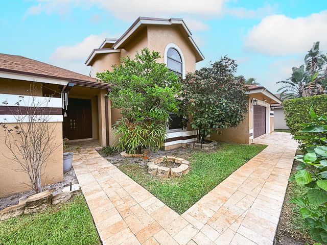 8725 SW 56th Place, Cooper City, FL 33328