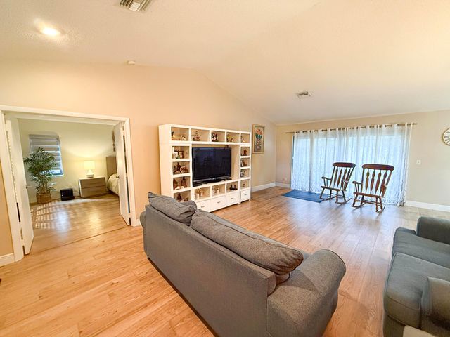 8725 SW 56th Place, Cooper City, FL 33328