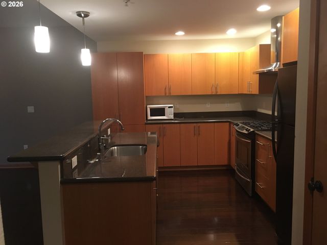 7910 Sw 31ST Ave 306, Portland, OR 97219