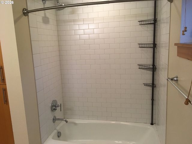 7910 Sw 31ST Ave 306, Portland, OR 97219