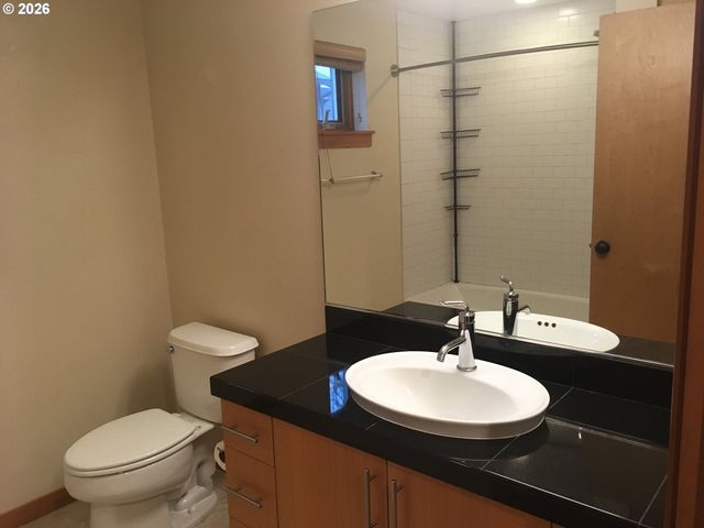 7910 Sw 31ST Ave 306, Portland, OR 97219