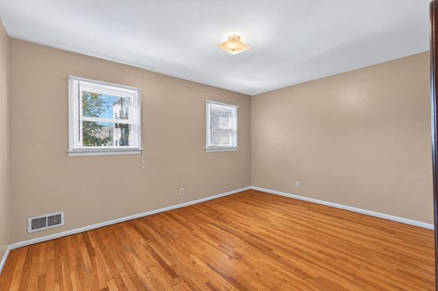 68 EAST 23RD ST, Bayonne, NJ 07002