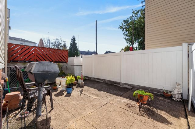 68 EAST 23RD ST, Bayonne, NJ 07002