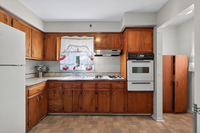 68 EAST 23RD ST, Bayonne, NJ 07002