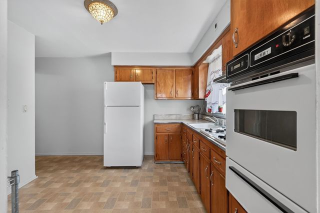 68 EAST 23RD ST, Bayonne, NJ 07002