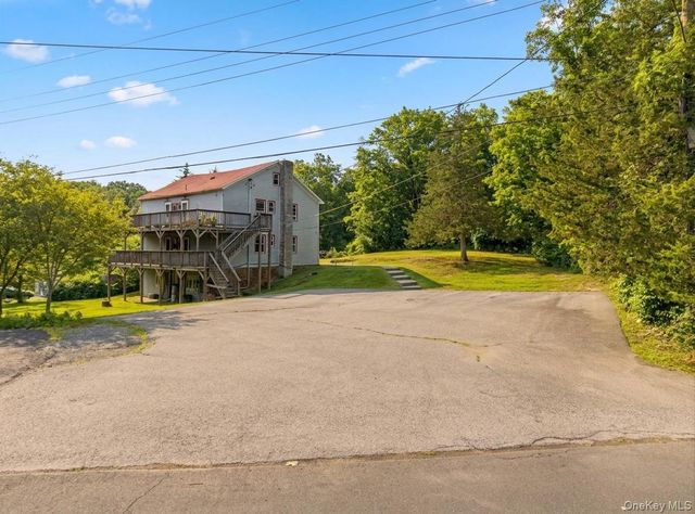 234 Lakeshore Drive, Pleasant Valley, NY 12569