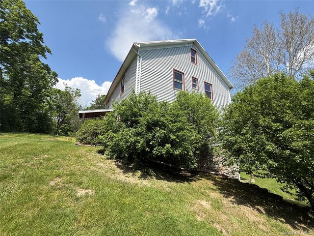234 Lakeshore Drive, Pleasant Valley, NY 12569