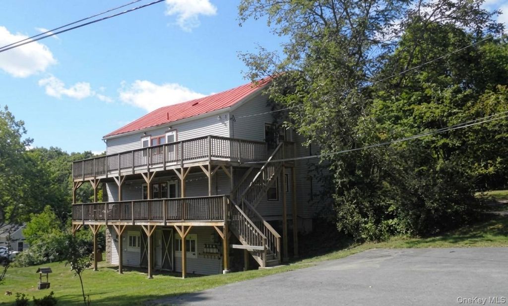 234 Lakeshore Drive, Pleasant Valley, NY 12569