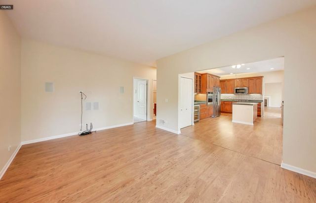 11 Beaconsfield Court, Lincolnshire, IL 60069