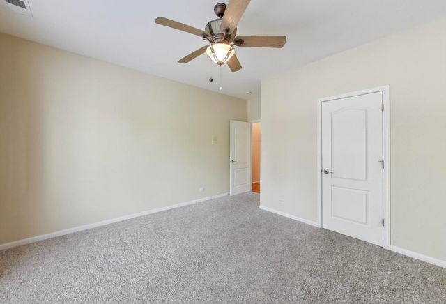 11 Beaconsfield Court, Lincolnshire, IL 60069