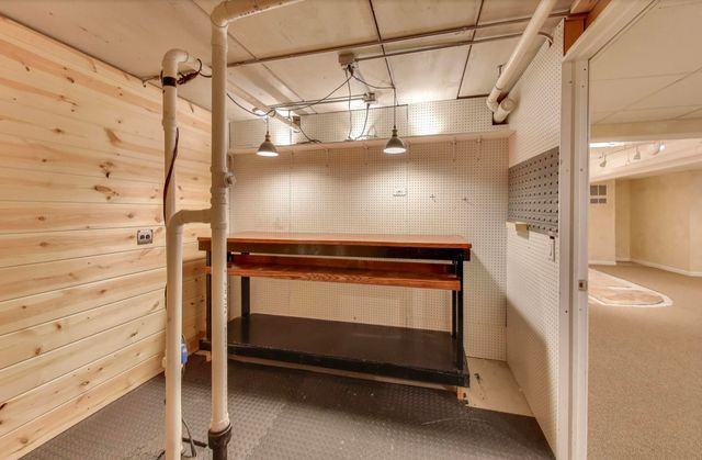 11 Beaconsfield Court, Lincolnshire, IL 60069