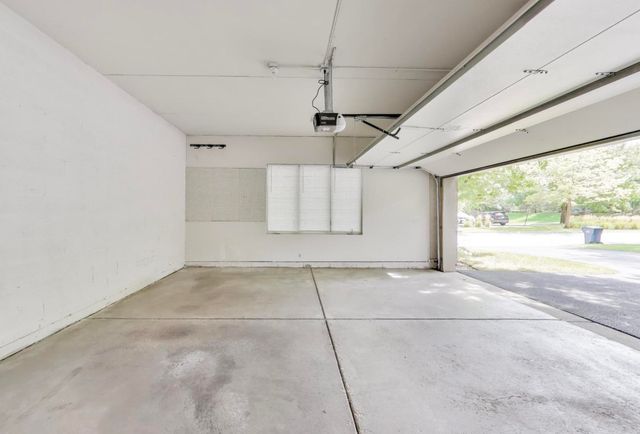 11 Beaconsfield Court, Lincolnshire, IL 60069