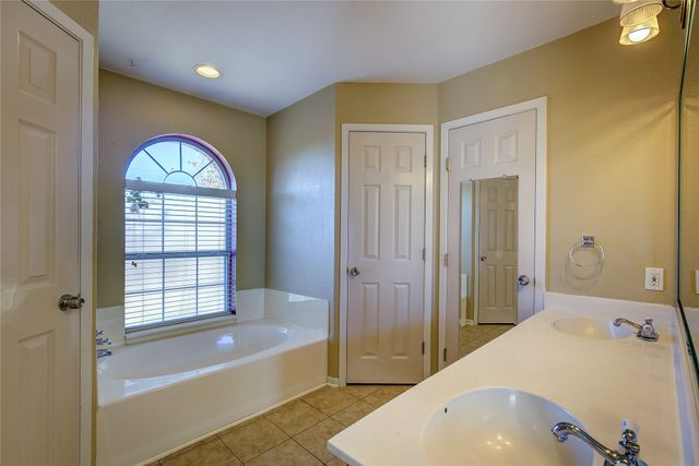 6910 Sayle Street, Greenville, TX 75402