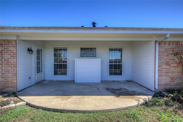 6910 Sayle Street, Greenville, TX 75402