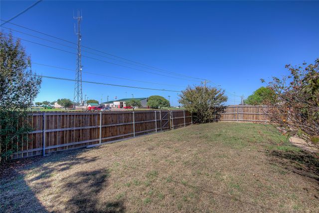 6910 Sayle Street, Greenville, TX 75402