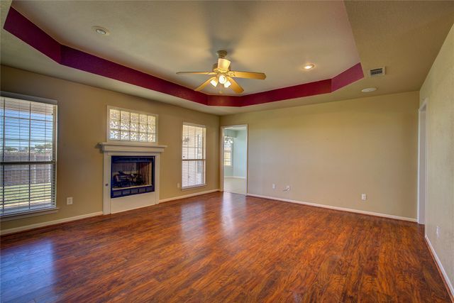 6910 Sayle Street, Greenville, TX 75402