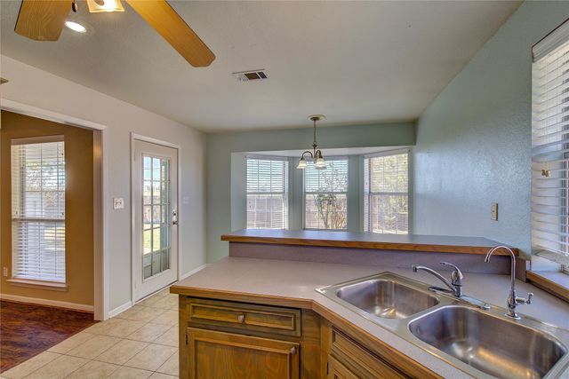 6910 Sayle Street, Greenville, TX 75402