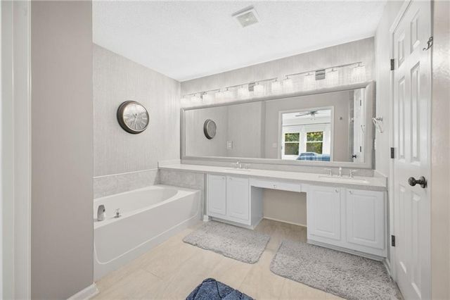 202 Kenninghall Lane SE 30, Smyrna, GA 30082