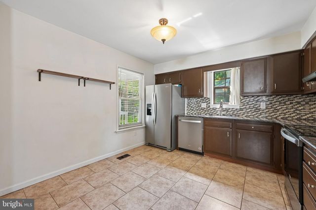 134 E 11TH AVE, Pine Hill, NJ 08021