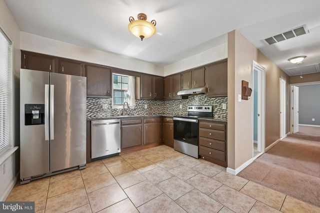 134 E 11TH AVE, Pine Hill, NJ 08021