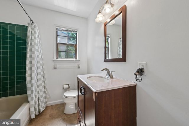 134 E 11TH AVE, Pine Hill, NJ 08021