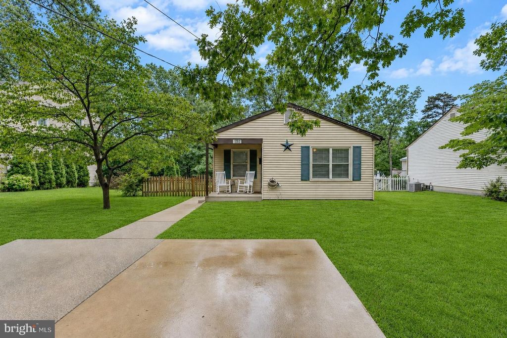 134 E 11TH AVE, Pine Hill, NJ 08021