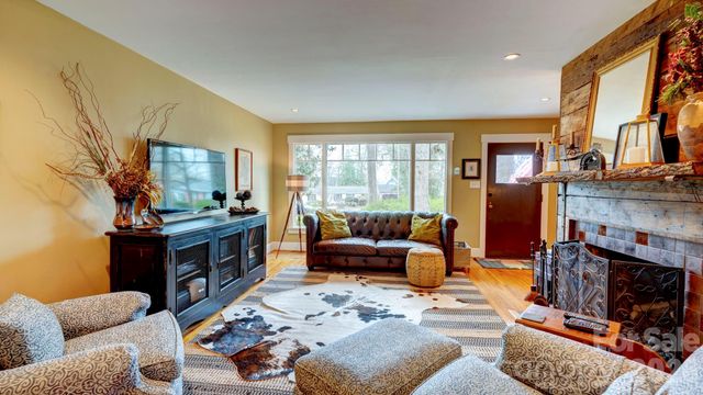 2905 Clover Road, Charlotte, NC 28211