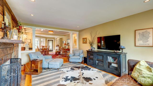 2905 Clover Road, Charlotte, NC 28211