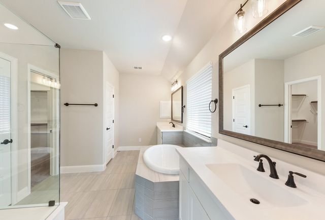 7701 Sheaves Trail, Joshua, TX 76058