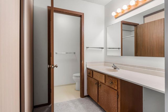 1903 Silver Bell Road 313, Eagan, MN 55122