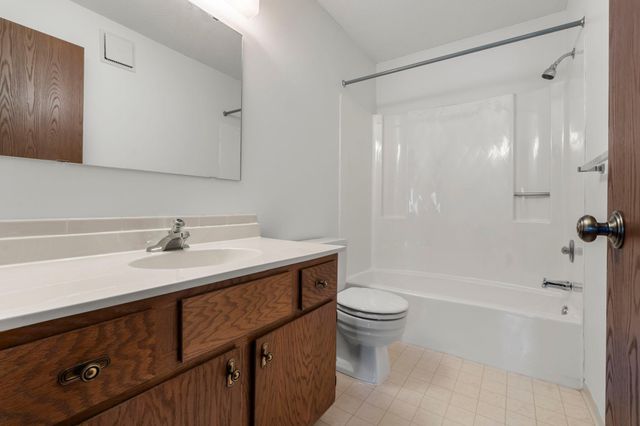 1903 Silver Bell Road 313, Eagan, MN 55122